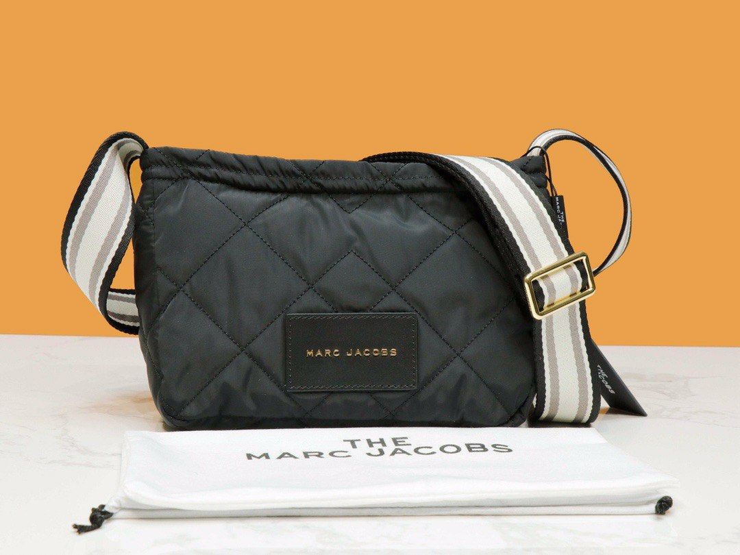 Quilted nylon messenger 2025 bag