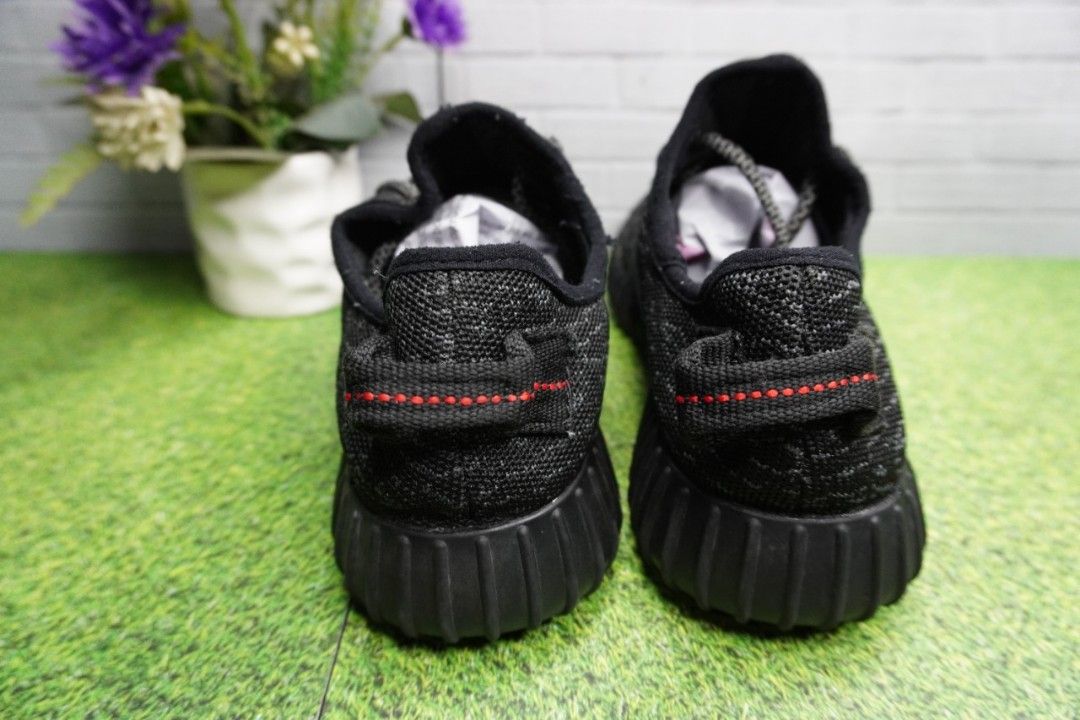 Adidas Yeezy Boost 350 Pirate Black Size 39 Insole 24 cm MAde in Vietnam
