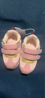 Baby girls shoes size 5