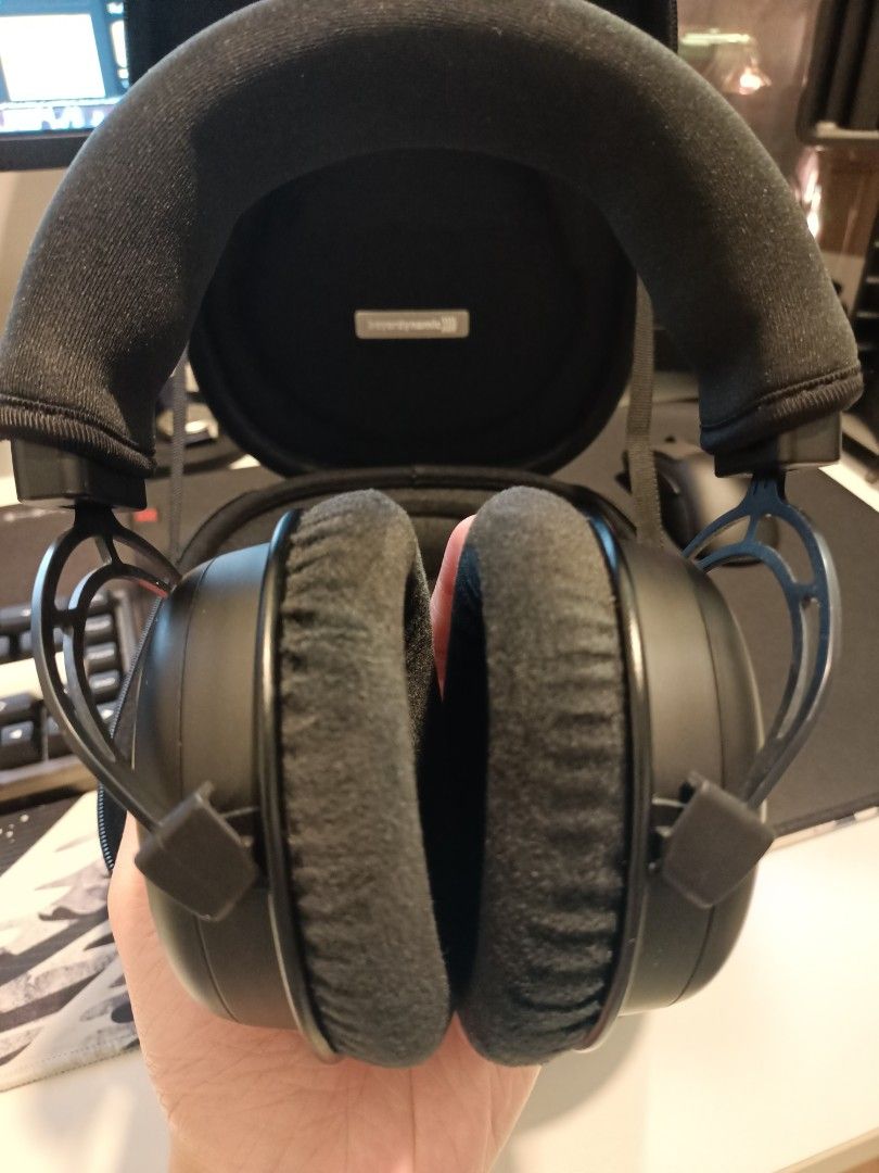 Beyerdynamic t1 black edition store