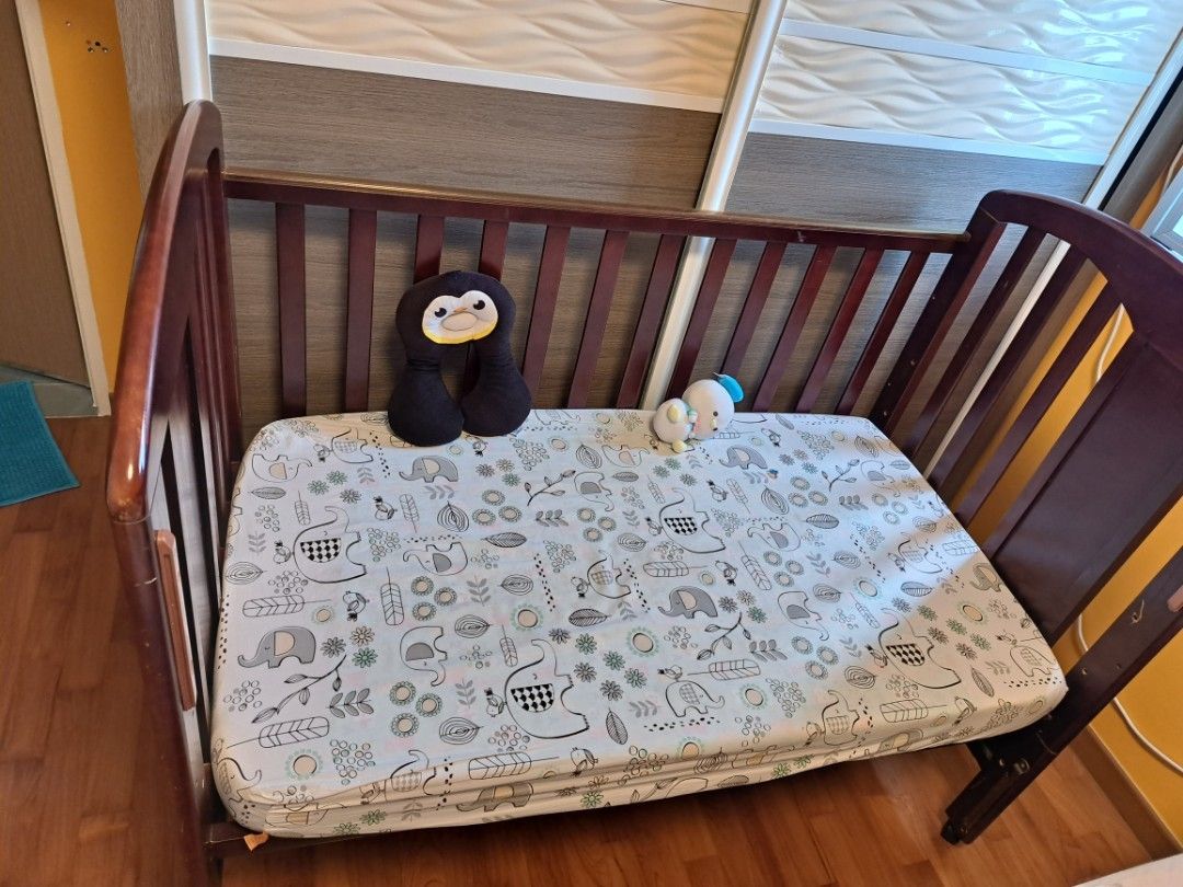 Bimbo Bello Baby Cot and Junior Bed Conversion, Babies & Kids, Baby