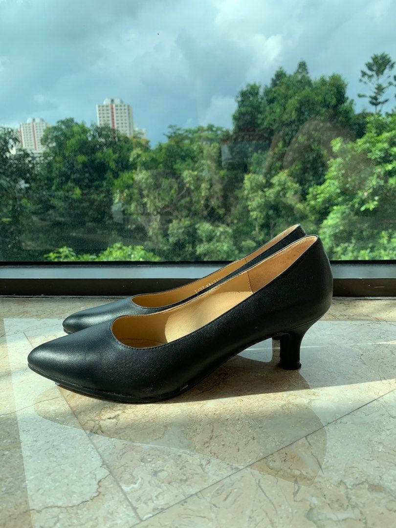 Hush puppies outlet kitten heels