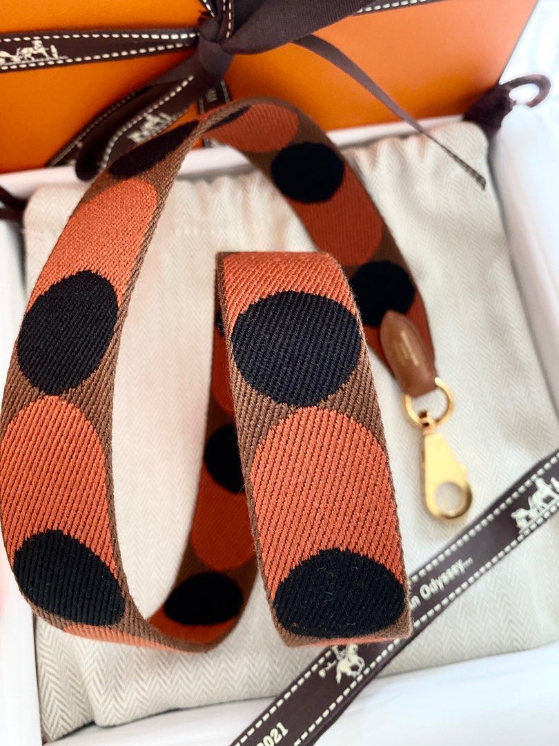 Shop HERMES Sangle flipperball 25 mm to go bag strap (H082253CCAC090,  H082253CCAB090, H082253CCAA090) by BeParisienne