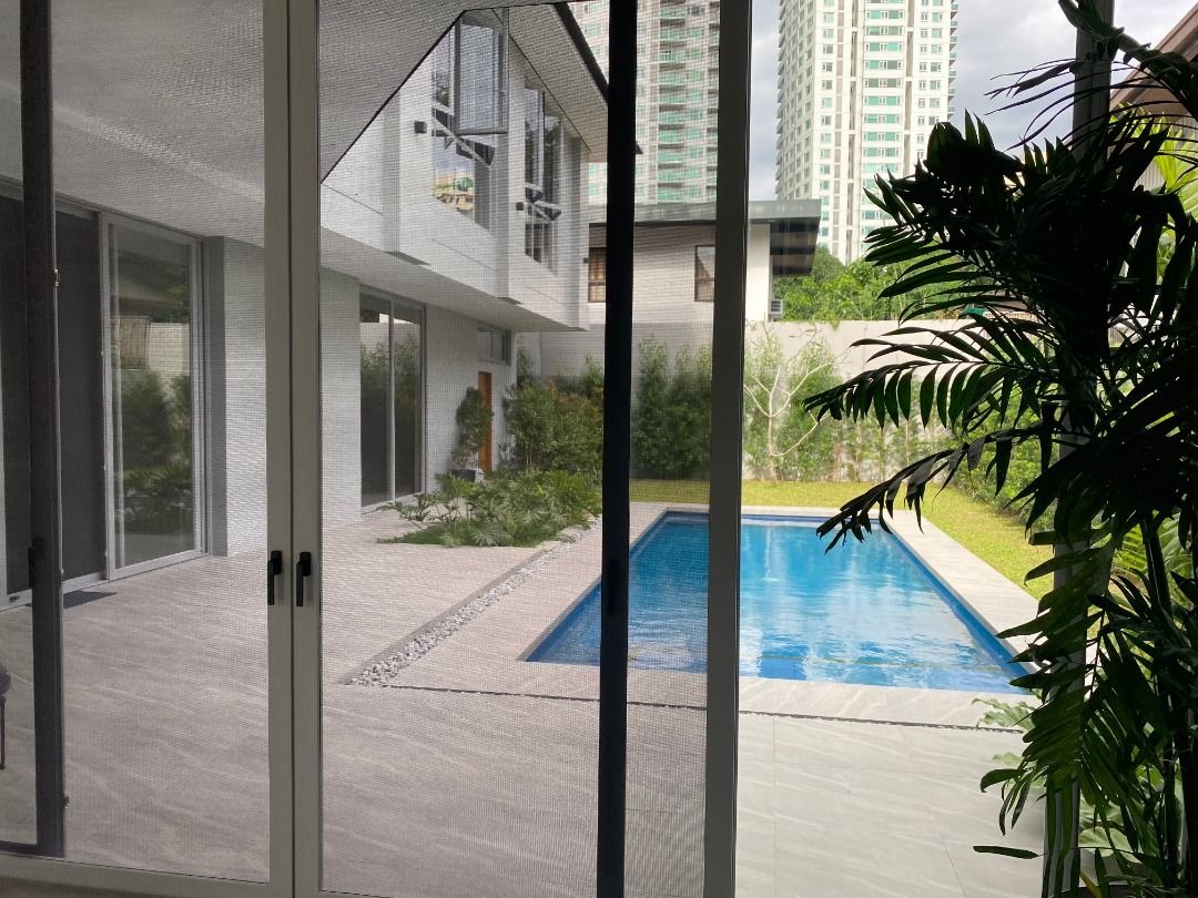 Brand New San Lorenzo Village house and lot near Village