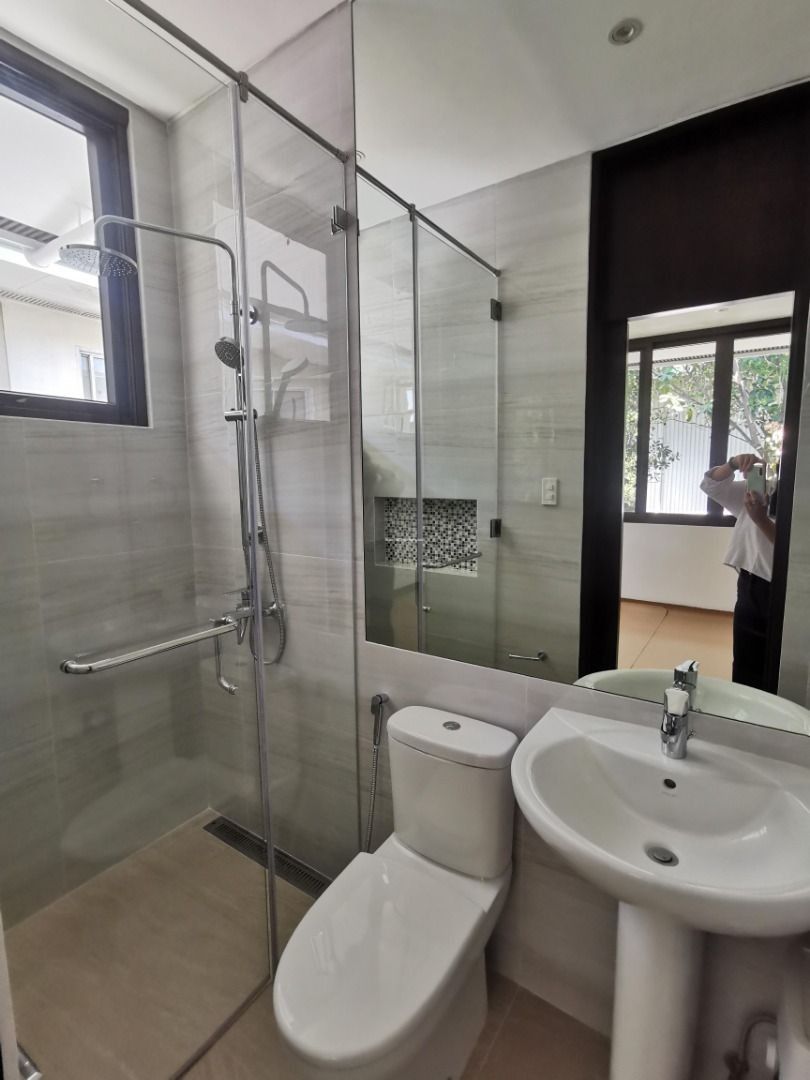 Brand New San Lorenzo Village house and lot near Village