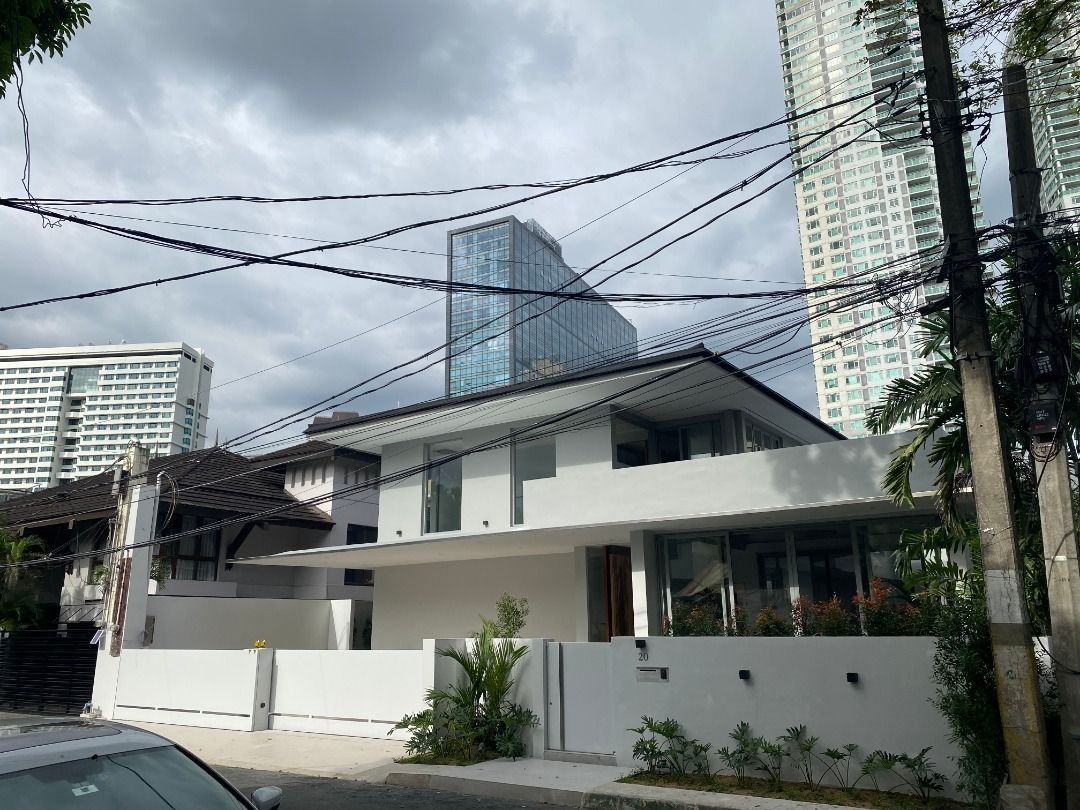 Brand New San Lorenzo Village house and lot near Village