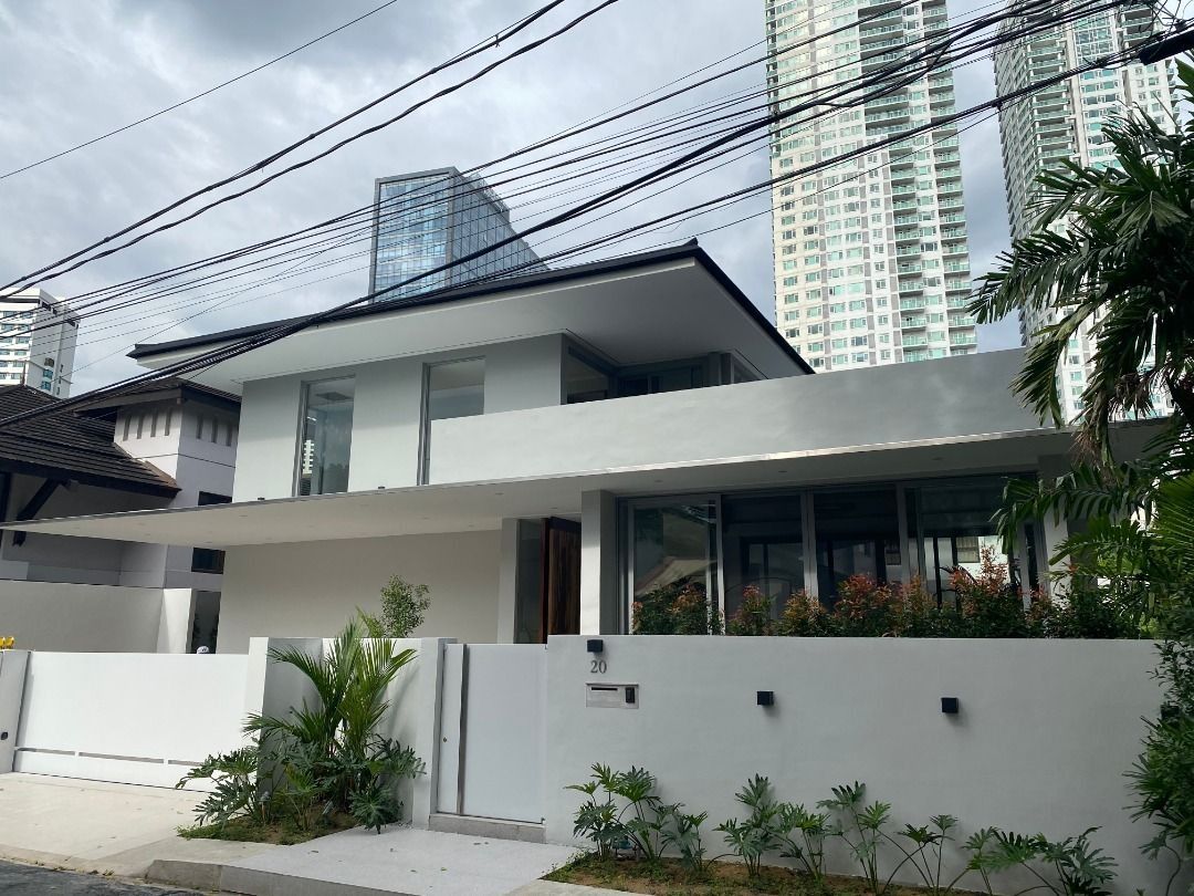 Brand New San Lorenzo Village house and lot near Village