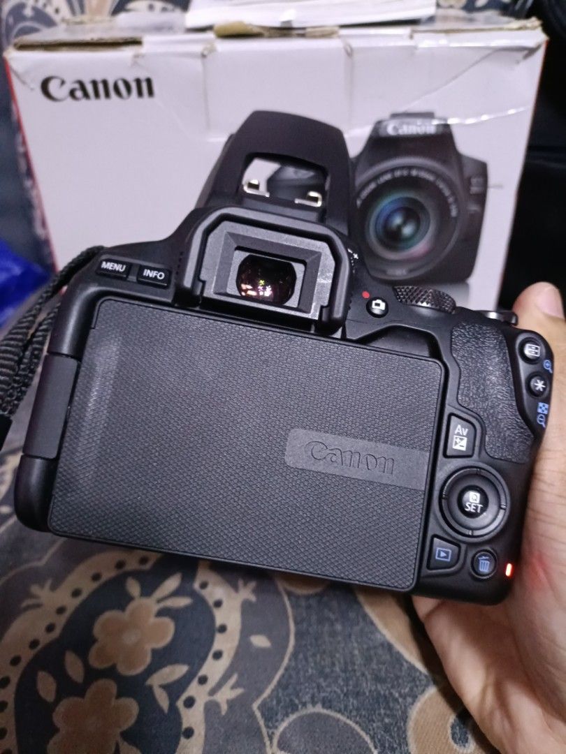 Canon 200d Mark ii 4K UHD Wifi 24megapixel DSLR Good as New Set, Photography, Cameras on Carousell