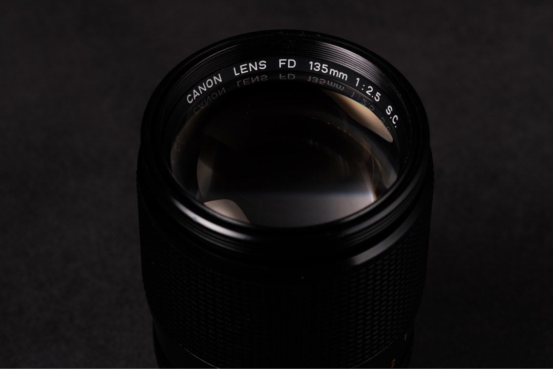 MYYTYKäytetty Canon FD 135mm f3.5 chrome nose