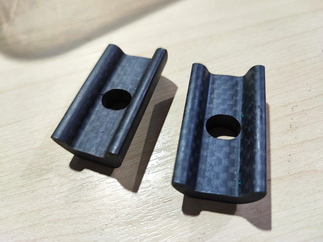 Carbon + titanium hinge, Sports Equipment, Bicycles & Parts, Bicycles