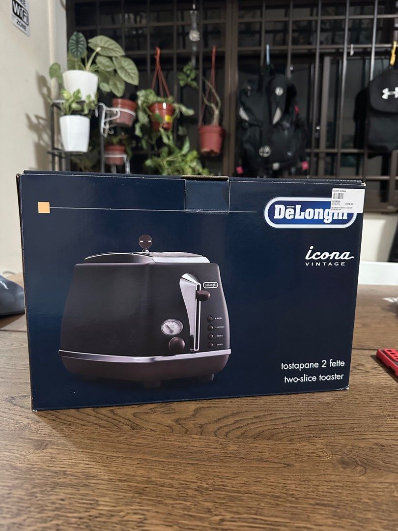 Delonghi 2 hot sale slice toaster black