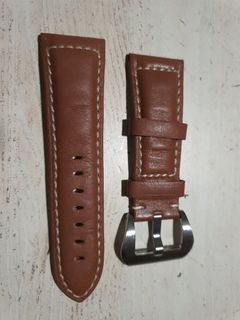 Fits Panerai Radiomir. 26mm lugs x 22mm (buckle) leather strap, band.
