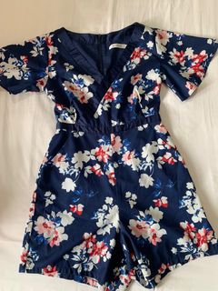 (Category: ) located in . Submitted by gclothes_ (Listing ID 1206368412, Image 1). Description: .
