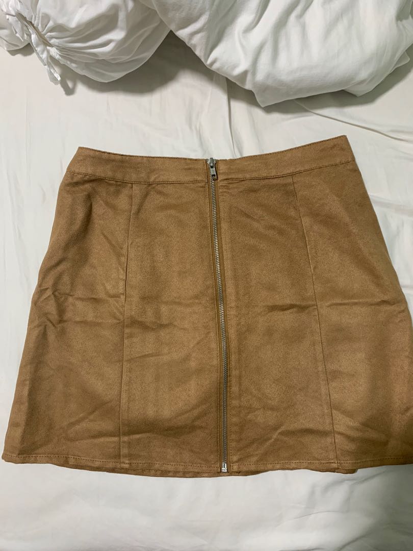 Faux suede mini skirt forever 21 top
