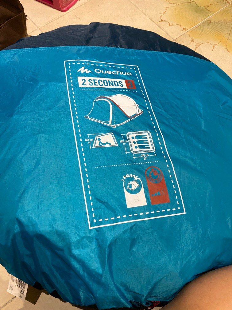 Free Quechua pop up tent, Sports Equipment, Hiking & Camping on Carousell