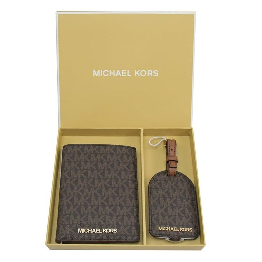Michael kors passport new arrivals holder and luggage tag