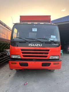 ISUZU GIGA DUMP TRUCK 10W