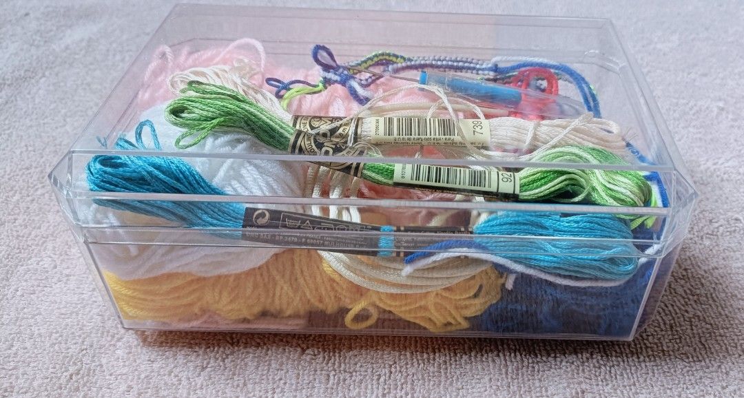 How to organize embroidery threads