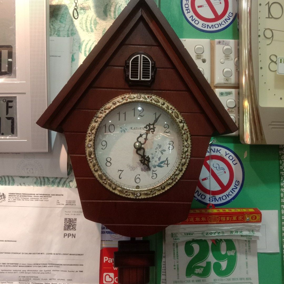 Kairos Cuckoo Clock Kukoo Jam Burung, Furniture & Home Living, Home Decor, Clocks on Carousell