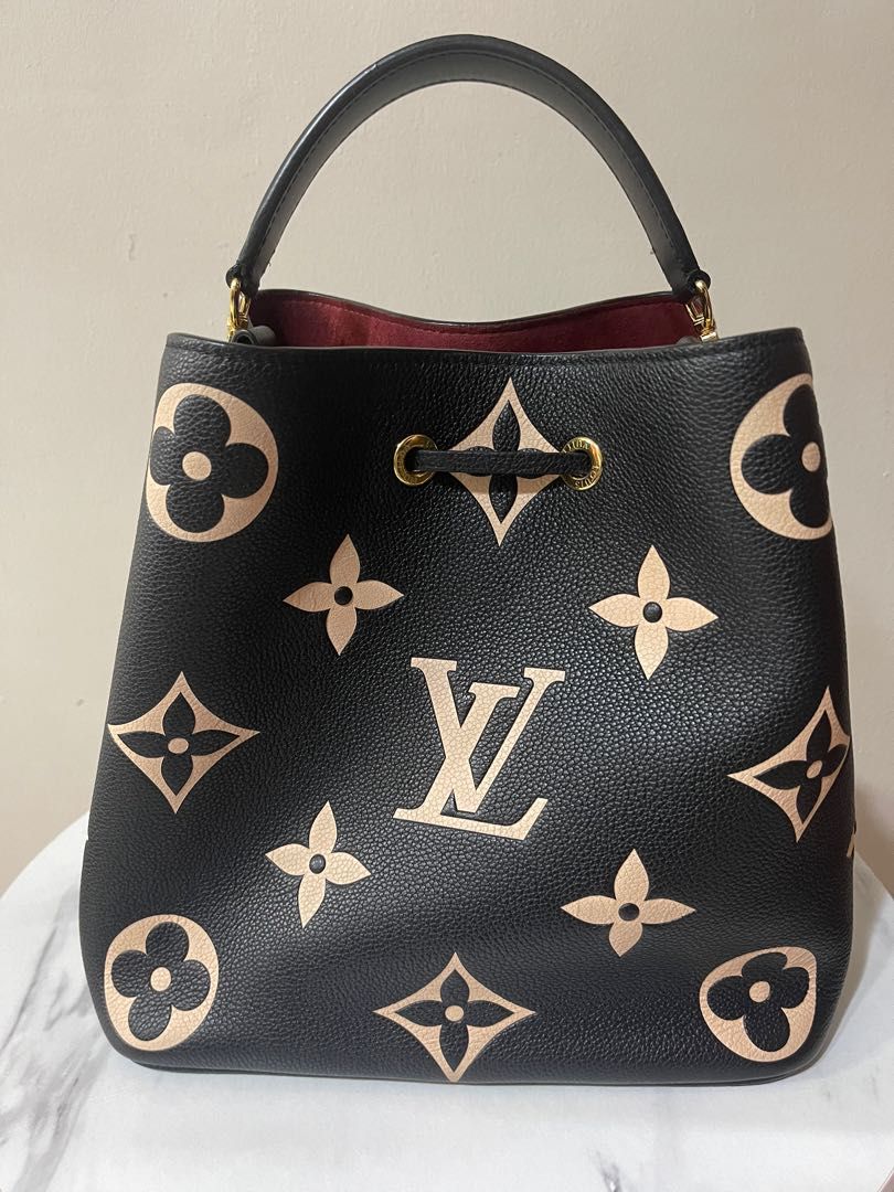 PRE-LOVED💯%AUTHENTIC LOUIS VUITTON NEO NOE MONOGRAM BUCKET BAG BLUE,  Women's Fashion, Bags & Wallets, Purses & Pouches on Carousell