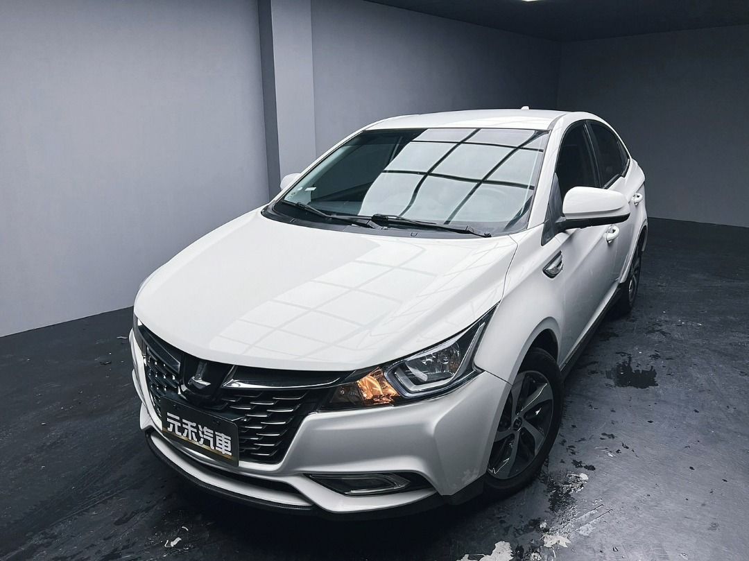 Luxgen S3 1 6尊爵型汽油極光白 81 中古s3 S3中古代步車認證車 汽車 汽車出售在旋轉拍賣