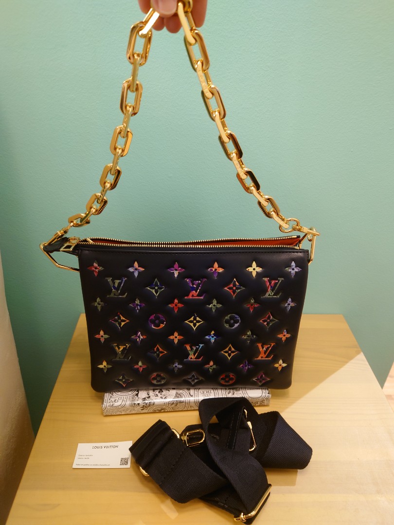 15922 - P2,800 Louis Vuitton Monogram Favorite 25cm Sling Bag, Women's  Fashion, Bags & Wallets, Purses & Pouches on Carousell