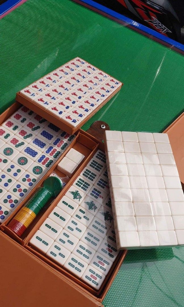 Mahjong table set w tiles chips mahjong pad 60 sheets, Furniture & Home