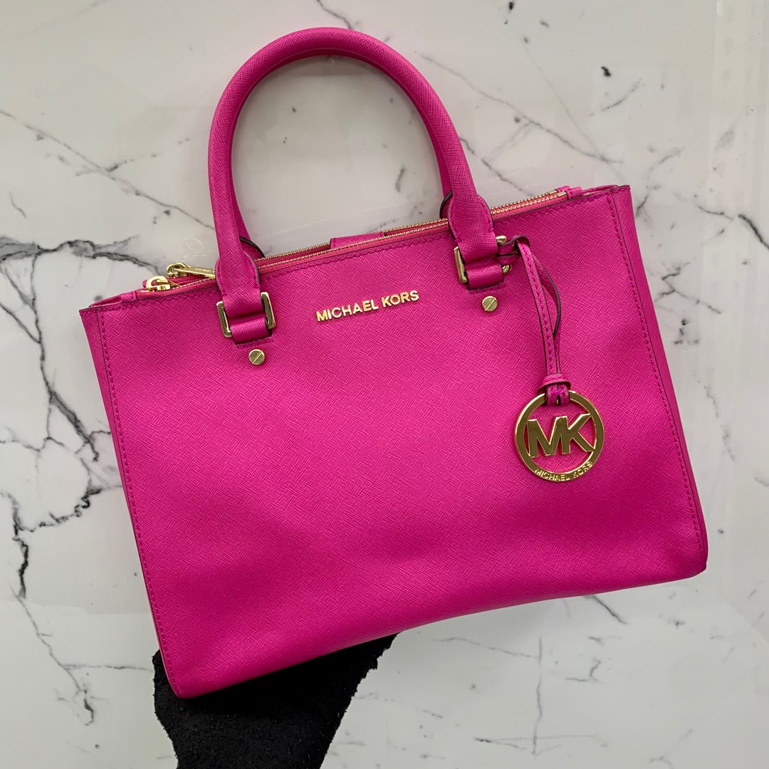 Michael Kors Marilyn Medium Saffiano Leather Tote Bag, Women's Fashion, Bags  & Wallets, Tote Bags on Carousell