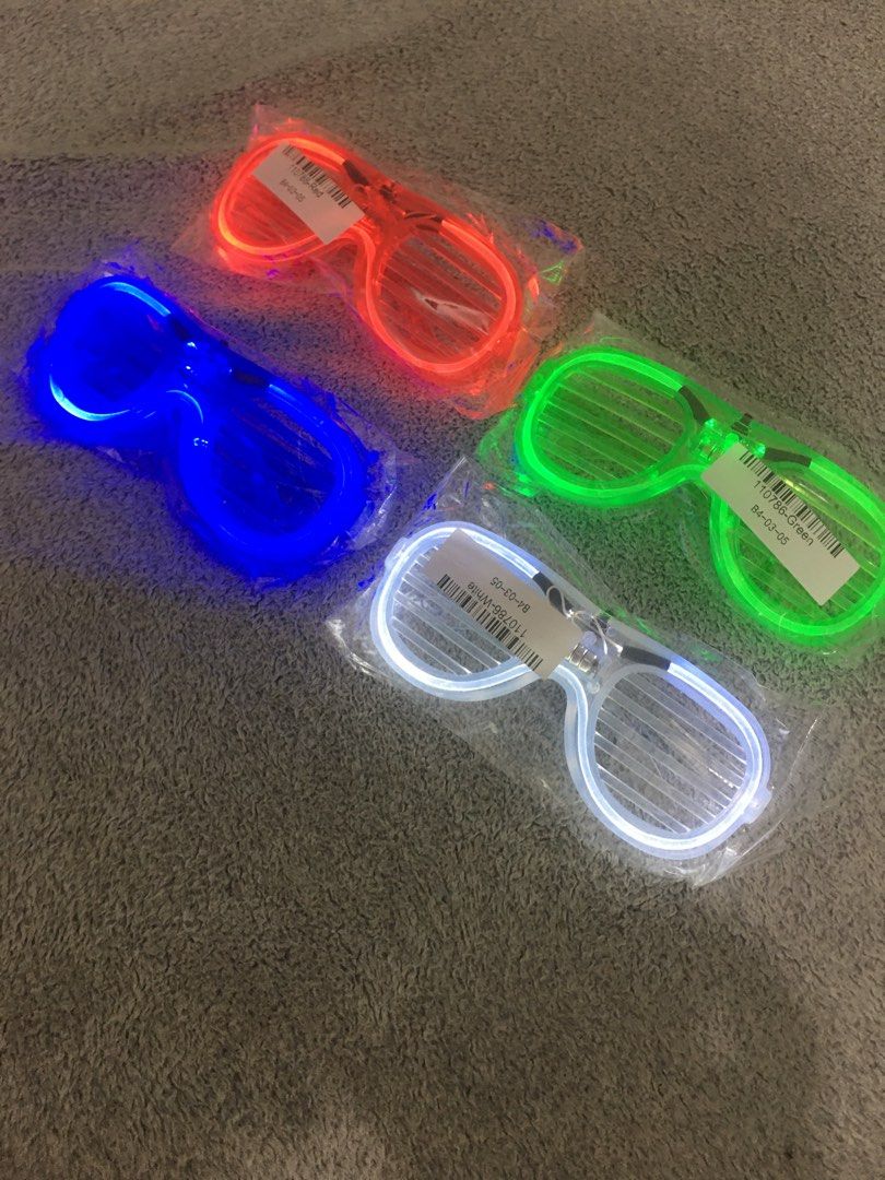 New Year Party Sunglasses (Category: Sunglasses & Eyewear) located in Rizal. Submitted by idealgadgets (Listing ID 1206373613, Image 2). Description: I’m selling this item for Php 125 each Blinking fast, slow, steady and off I do accept meet up and shipping.
