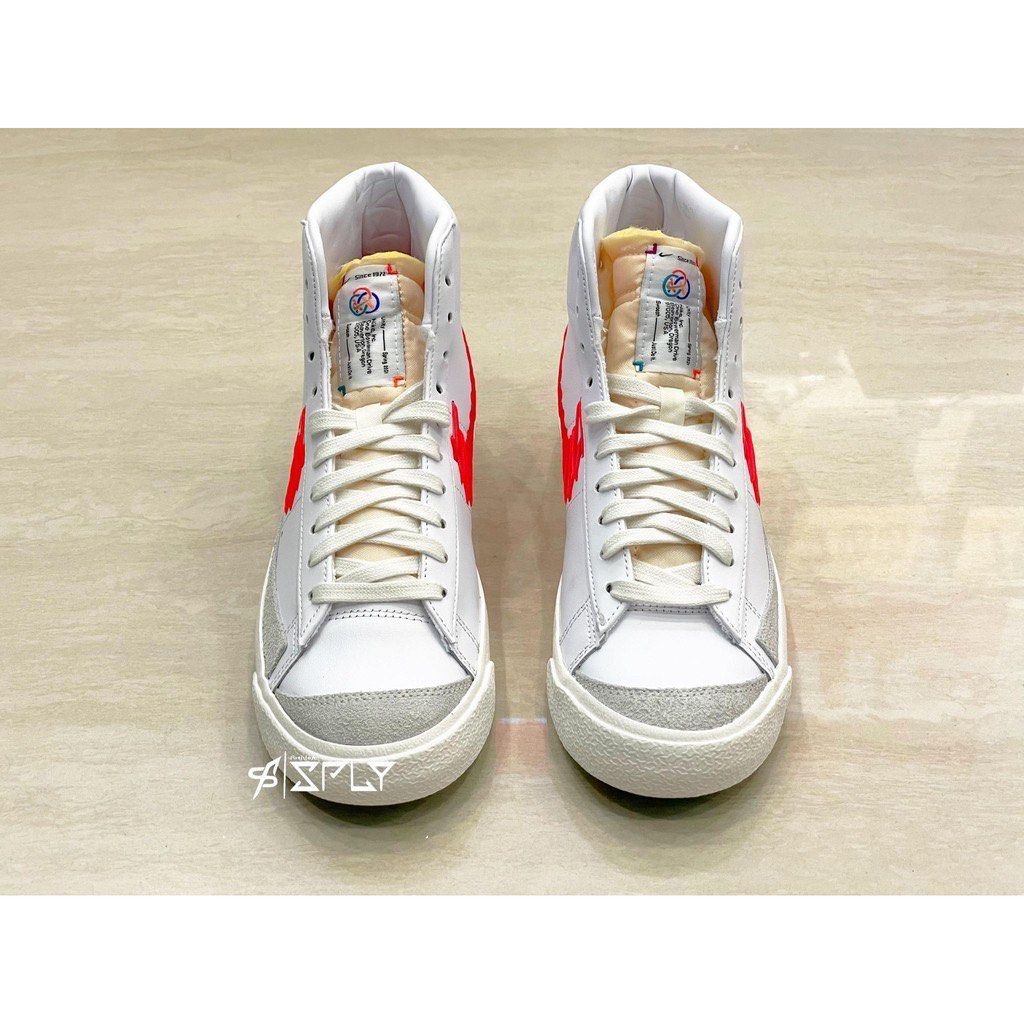 Nike BLAZER MID 77VNTG皮革、縫線（女鞋）, 她的時尚, 鞋, 運動鞋在
