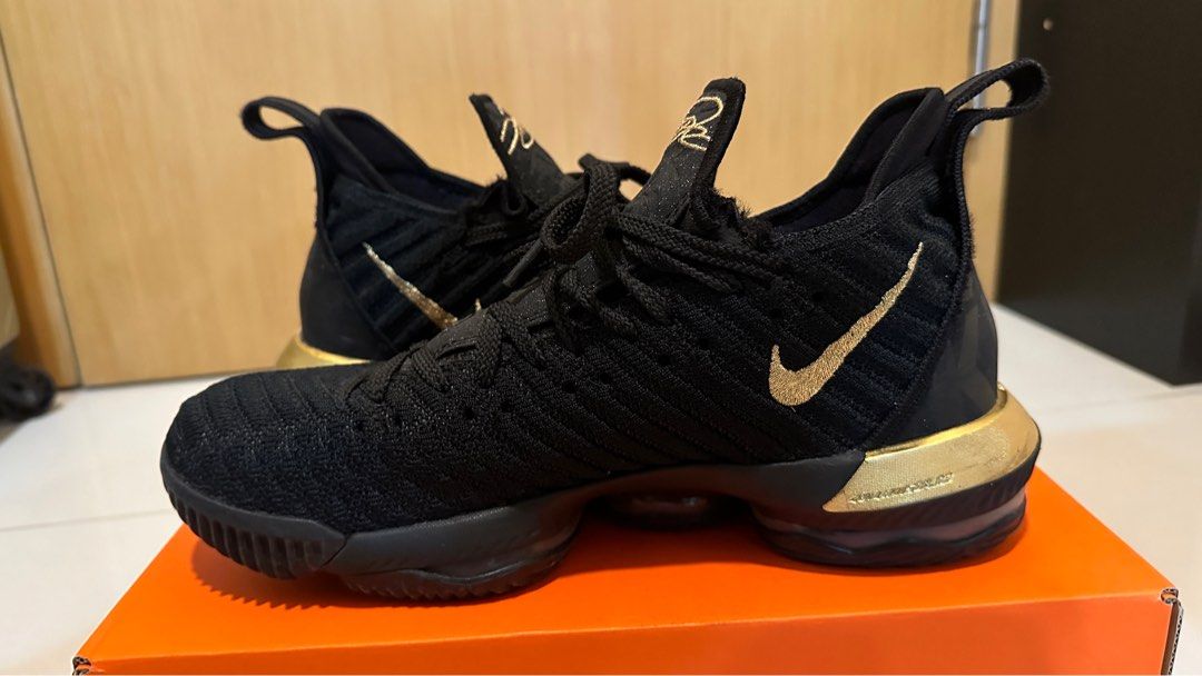 Lebron shoes im king best sale