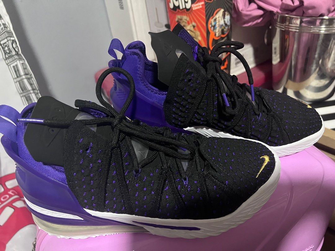 footlocker lebron 18