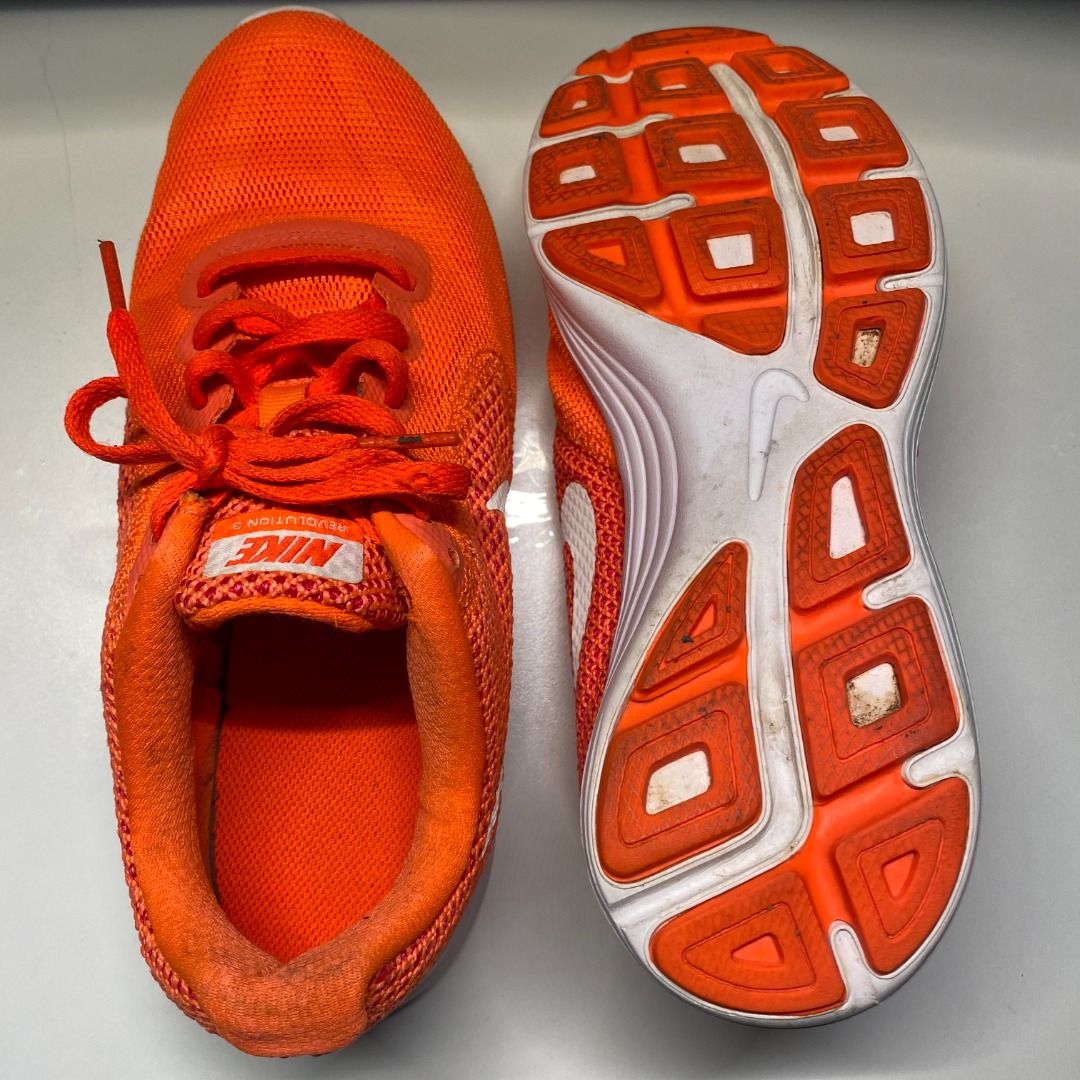 Nike revolution hot sale 4 size 3