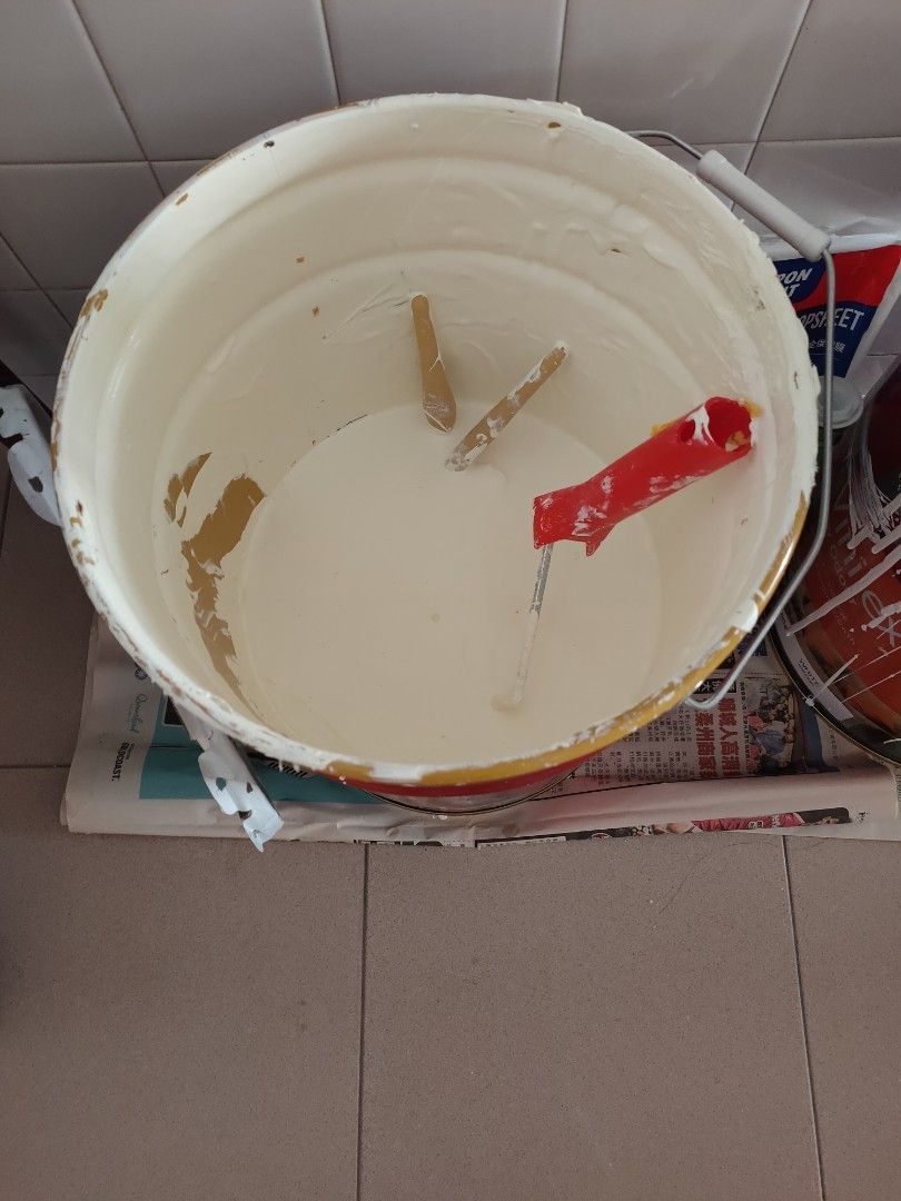 Nippon vinilex paint in creamy white code 5062, Furniture & Home Living, Home Improvement