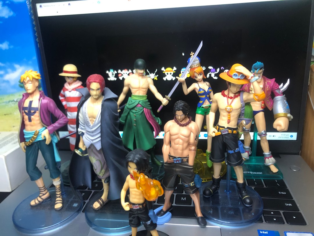 One piece figure set, Hobbies & Toys, Toys & Games on Carousell