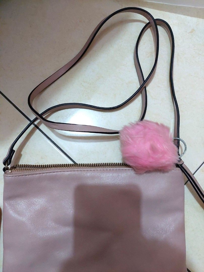 Harga sling deals bag h&m