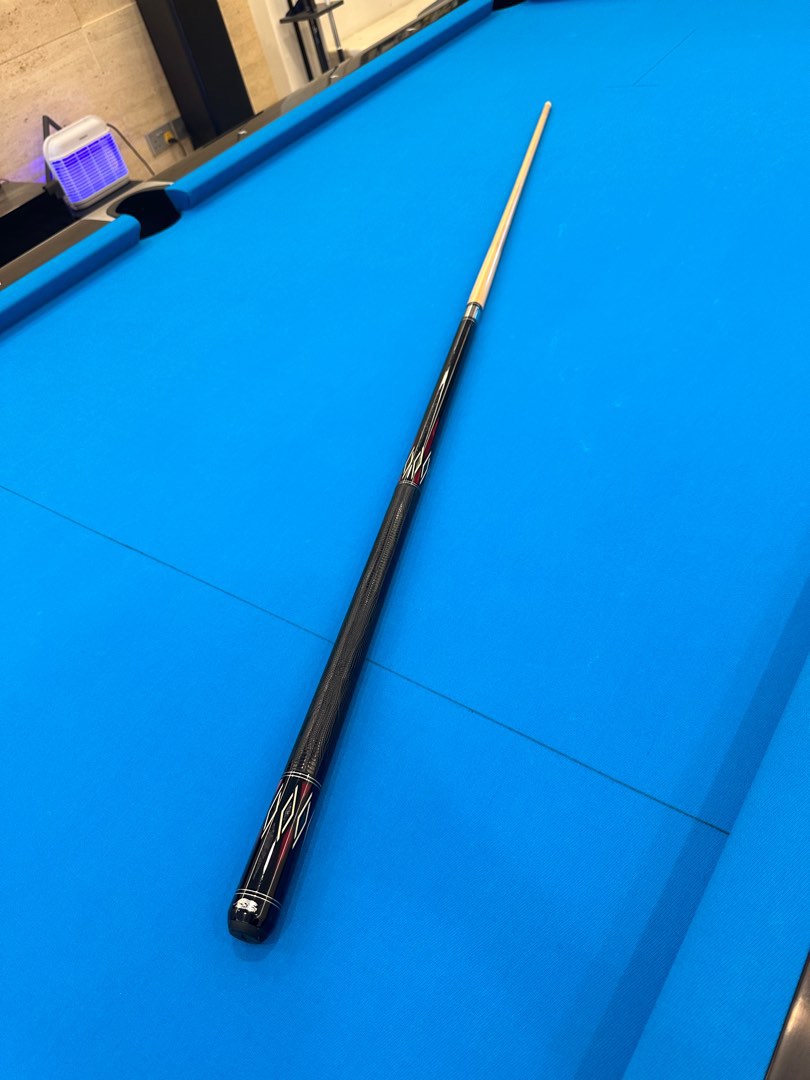 Pool cue Predator Ikon 26 with Z shaft, Sports Equipment, Sports