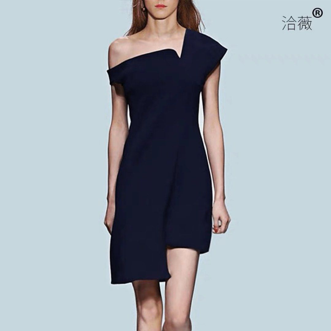 Half off shoulder hotsell dress