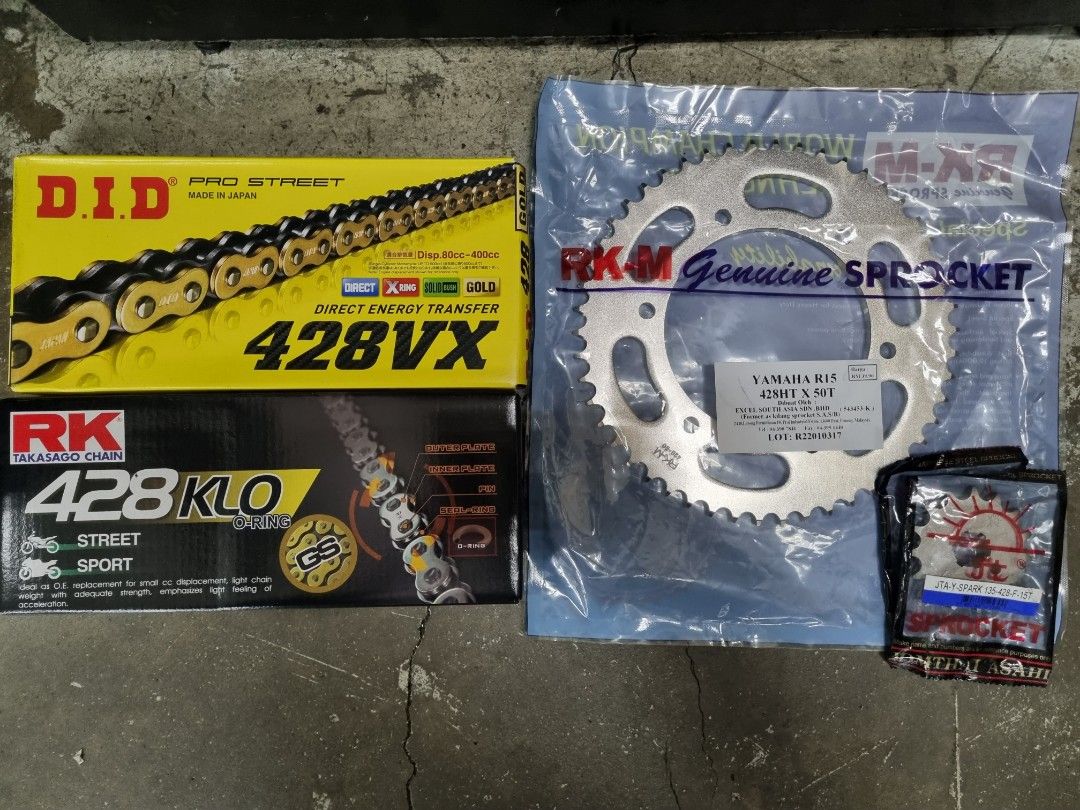 R15 V3 XSR155 MT15 Sprocket & Chain, Motorcycles, Motorcycle