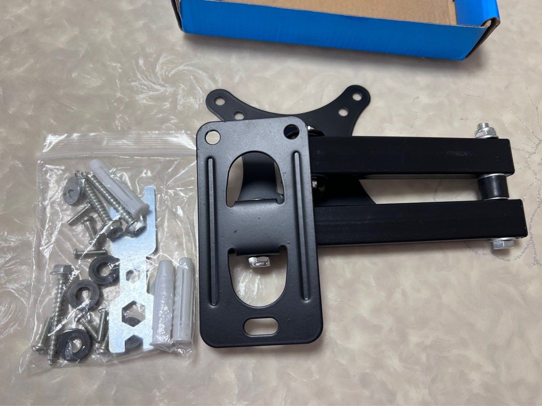 BNIB Retractable TV Wall Mount (TV Bracket), TV & Home Appliances, TV