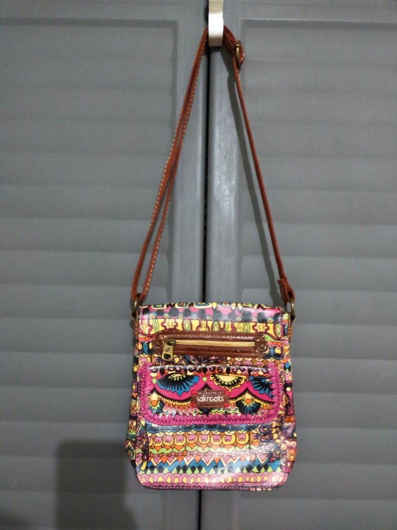 Sakroots small hotsell crossbody