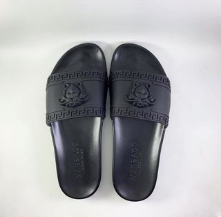 Sandal slop Versace logo 3d timbul