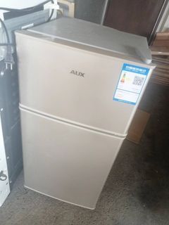 Used Furniture Refrigerator, single bed, rice cooker, induction cooker, kettle, table, chairs, ornaments, etc.