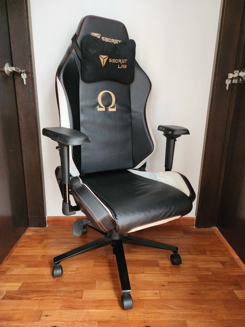 Secret Lab chair Omega 2020, Furniture & Home Living, Furniture, Chairs