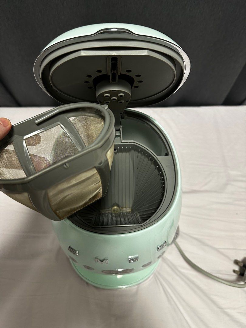 SMEG DRIP COFFEE MACHINE (PASTEL GREEN), TV & Home Appliances, Kitchen