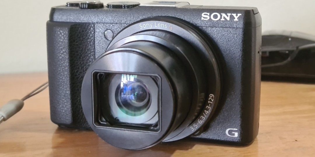 SONY cybershot DSC-HX60V, Photography, Cameras on Carousell