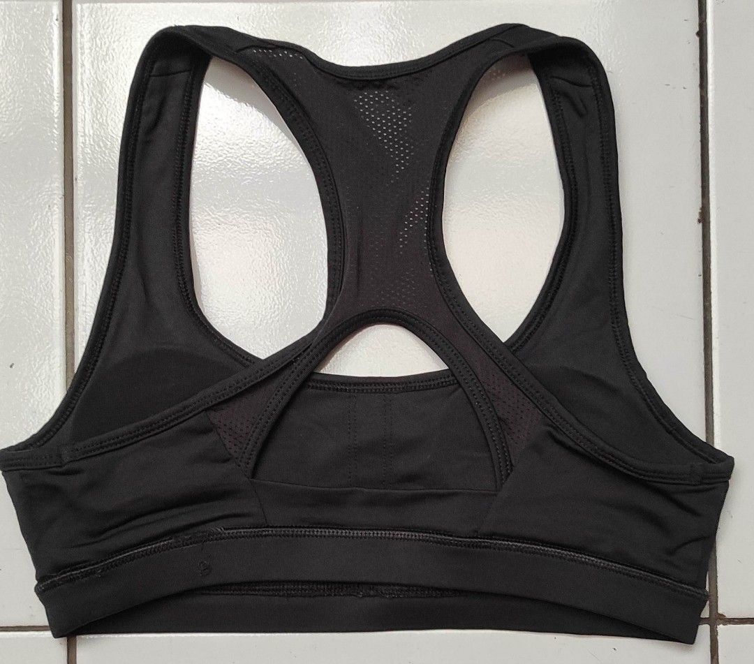Sport Bra hitam polos, Sports, Athletic & Sports Clothing on Carousell