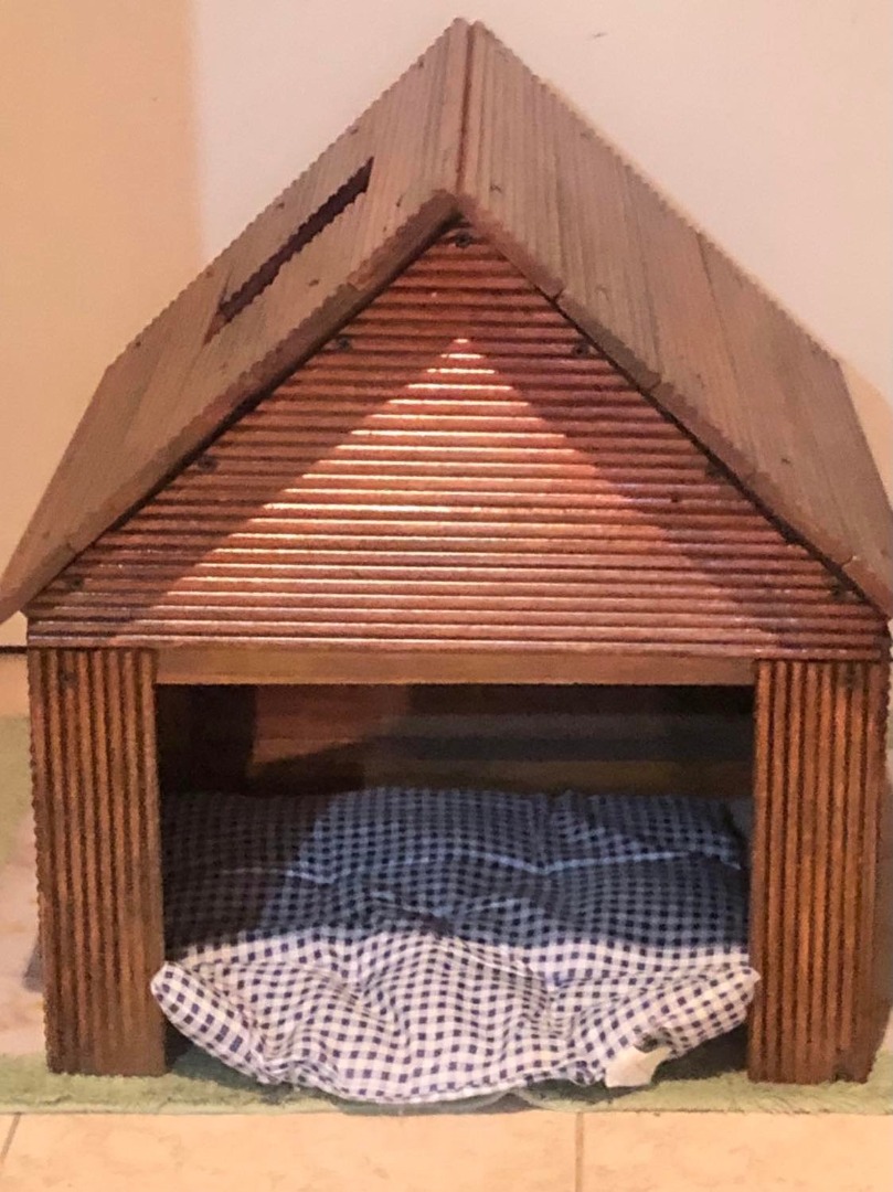 The CUTEST LITTLE DOG HOUSE for your Dog or Puppy!, Pet Supplies, Homes