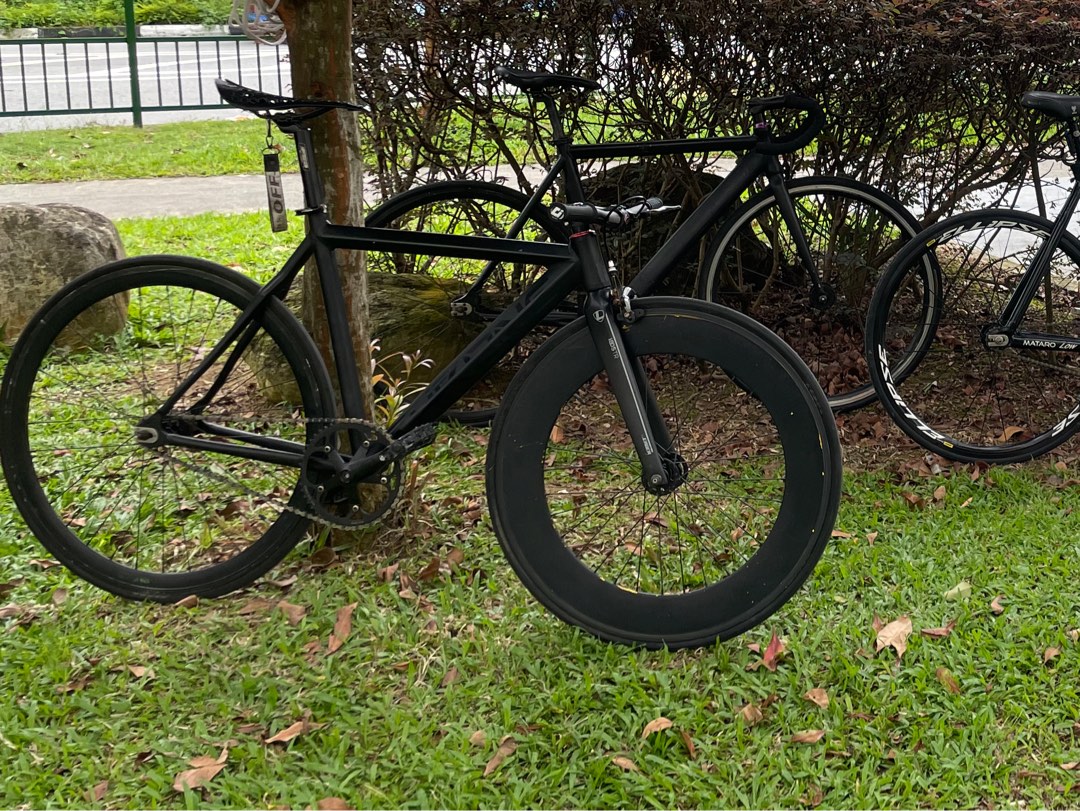 throne fixie, Sports Equipment, Bicycles & Parts, Bicycles on Carousell