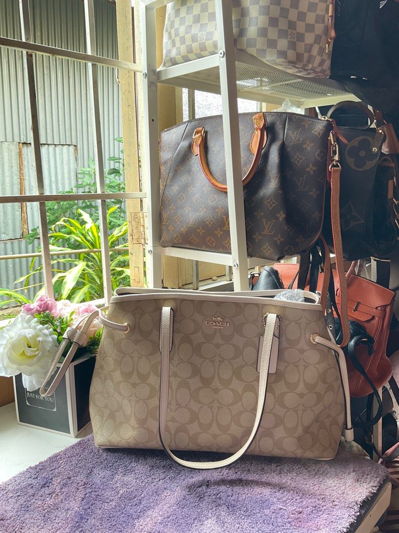 Coach tote sale on sale